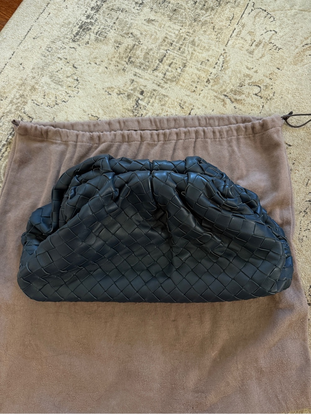 Bottega Veneta Navy Leather Pouch clutch - Picture 2 of 5